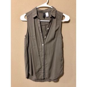 Sleeveless button down blouse
